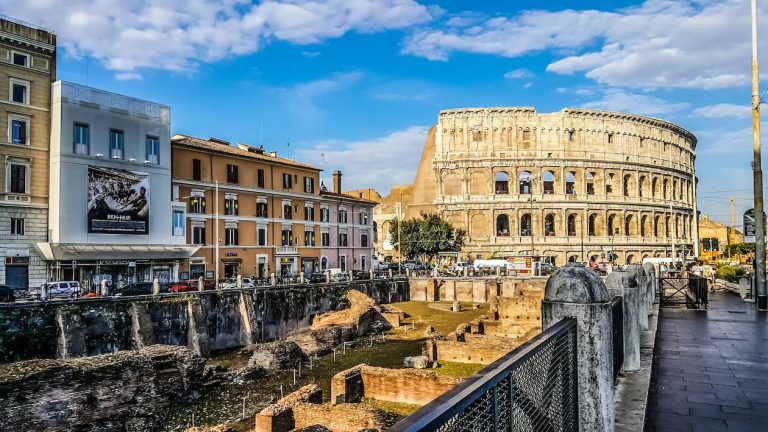 אם אתם מתכננים טיול לרומא, כדאי לכם לשקול לישון במלון שנמצא במרחק הליכה מהקולוסיאום